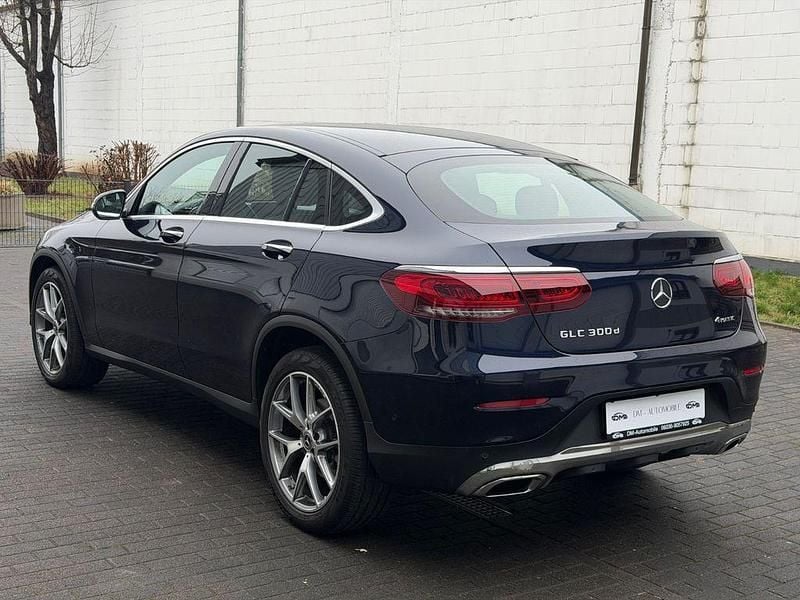 Gebraucht Mercedes GLC300 245 PS (180 kW) 2022 Blau Coupé