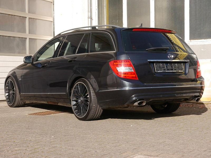 Gebraucht Mercedes C350 306 PS (225 kW) 2011 Schwarz Kombi
