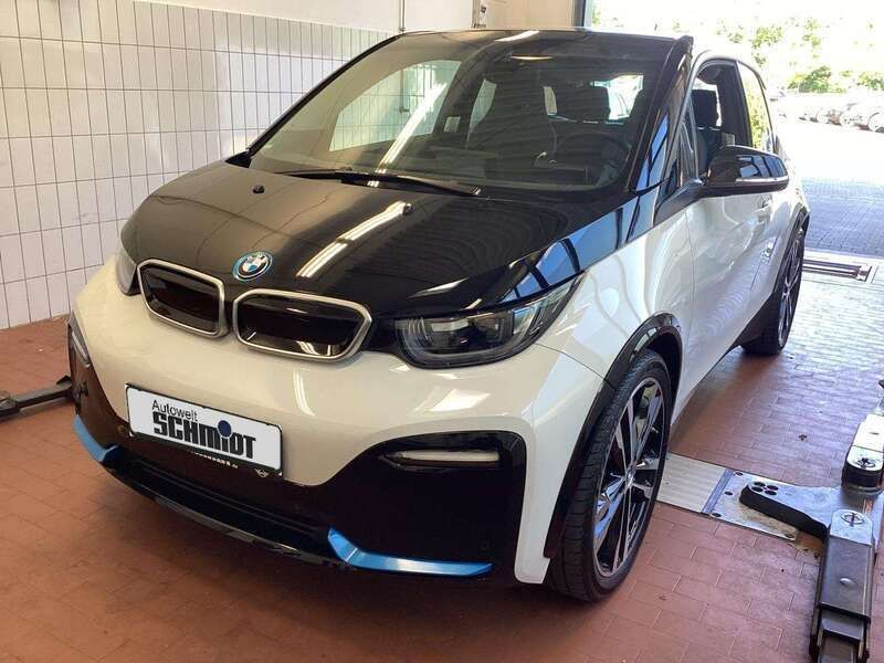Capparisweiß mit akzent bmw i Gebraucht 2022 BMW i3 Kleinwagen | 21.890 € (Fairer Preis) - Bild 1/2