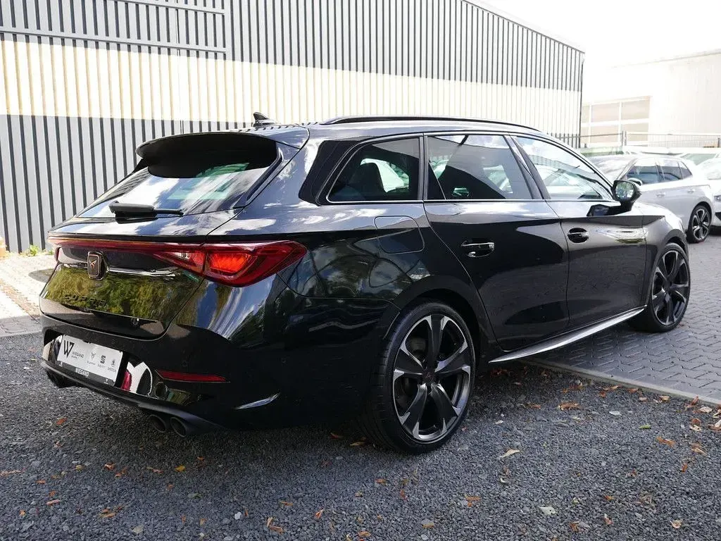 Second-hand Cupra Leon VZ 310 CP (228 kW) 2022 Negru Berlinǎ