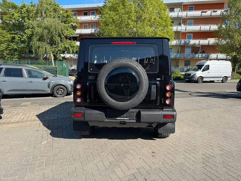 Neu BAW 212 166 PS (122 kW) 2026 Schwarz SUV