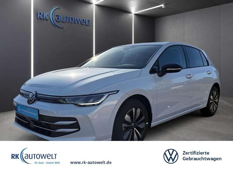 Weiss Gebraucht 2025 VW Golf VIII Goal Limousine | 29.790 € (Guter Preis) - Bild 1/3