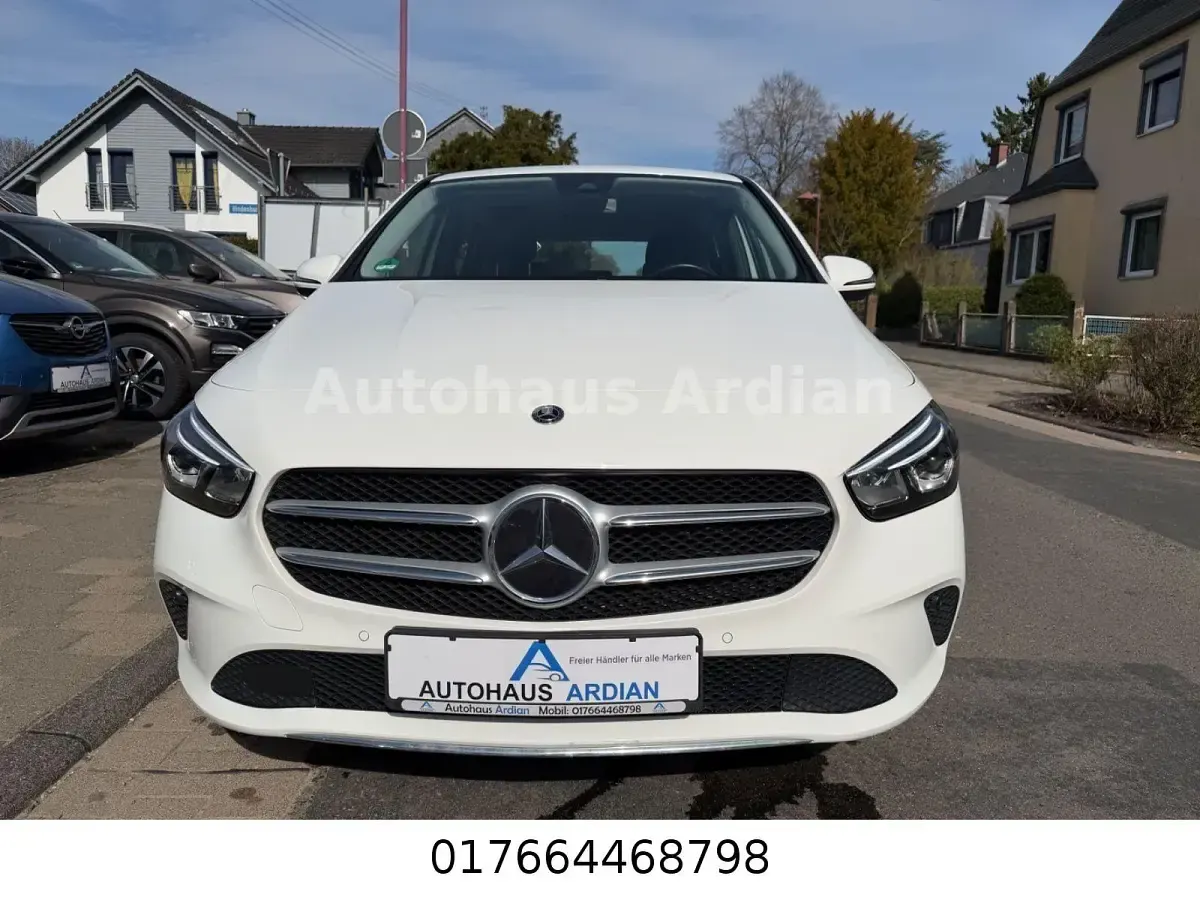 Gebraucht Mercedes B200 163 PS (119 kW) 2020 Weiß Kleinwagen