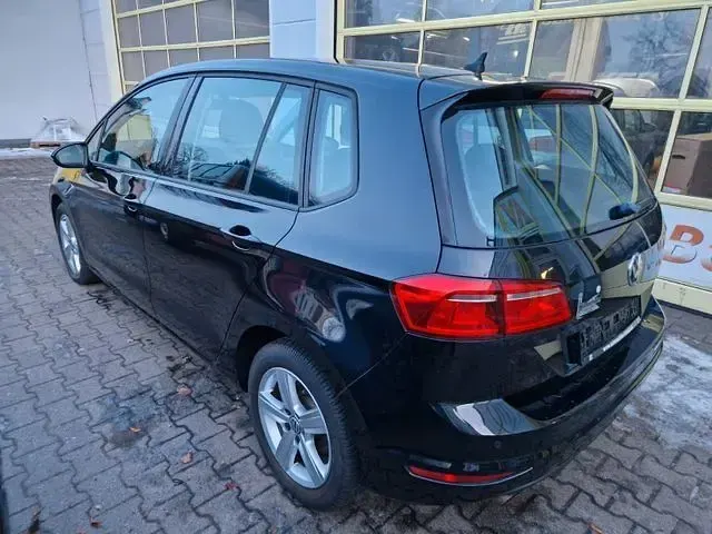 Second-hand VW Golf VII Comfortline 125 CP (91 kW) 2015 Negru Berlinǎ