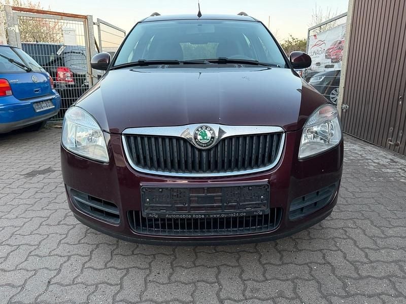 Gebraucht Skoda Roomster 70 PS (51 kW) 2010 Braun Van / Kleinbus