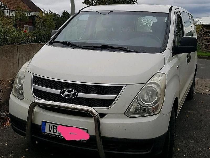 Weiß Gebraucht 2011 Hyundai H-1 Van / Kleinbus | 4.750 € (Superpreis) - Bild 1/4