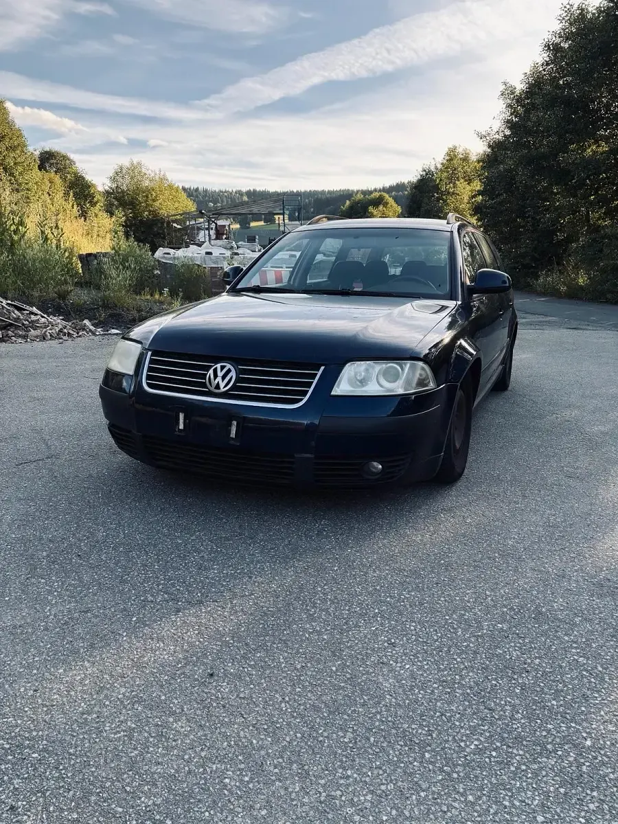 Gebraucht VW Passat 131 PS (96 kW) 2003 Blau Kombi