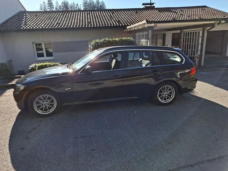 Second-hand BMW 320 184 CP (135 kW) 2012 Negru Break