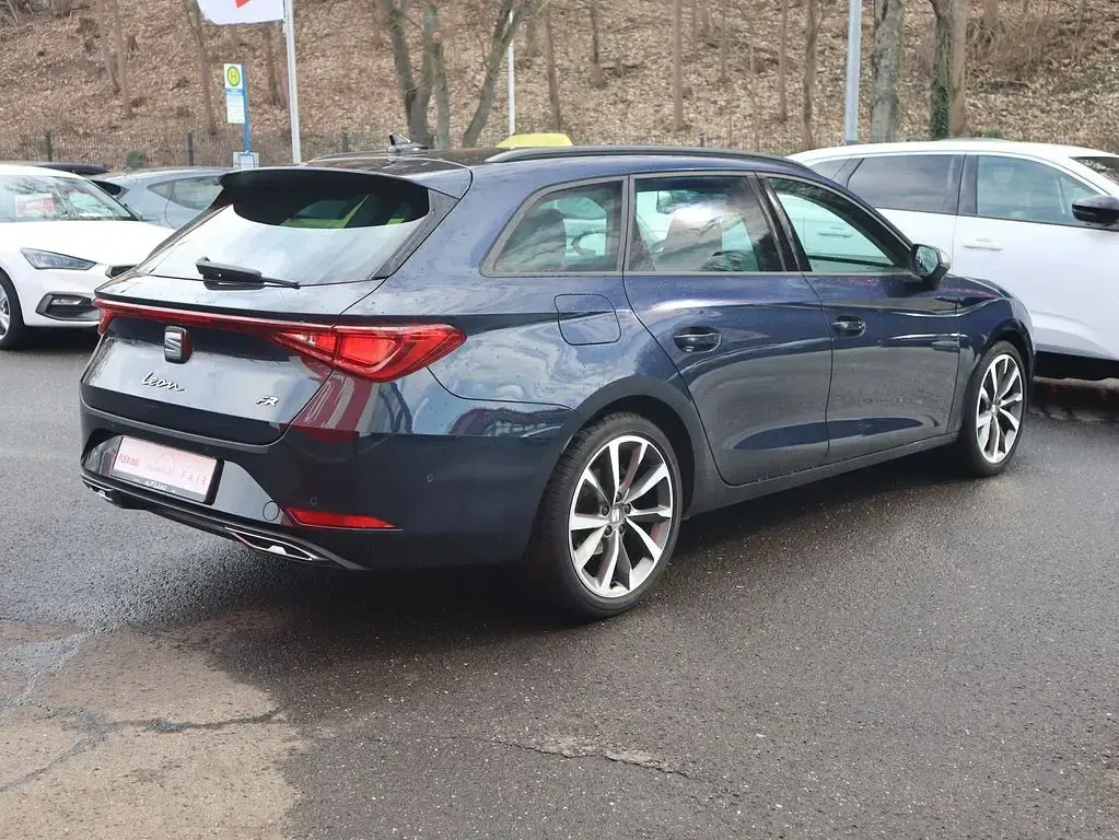 Gebraucht Seat Leon FR 150 PS (110 kW) 2022 Fjordblau metallic (metallic) Kombi