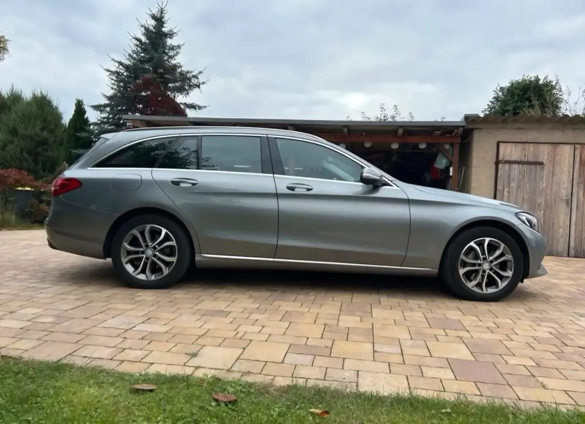 Gebraucht Mercedes C250 Avantgarde 204 PS (150 kW) 2015 Grau Kombi