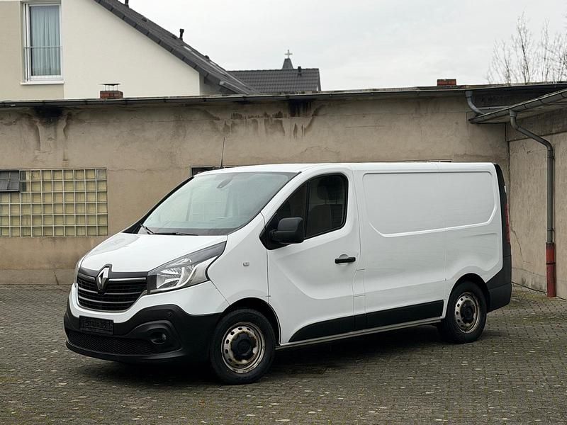 Weiß Gebraucht 2021 Renault Trafic Van / Kleinbus | 9.999 € (Superpreis) - Bild 1/4