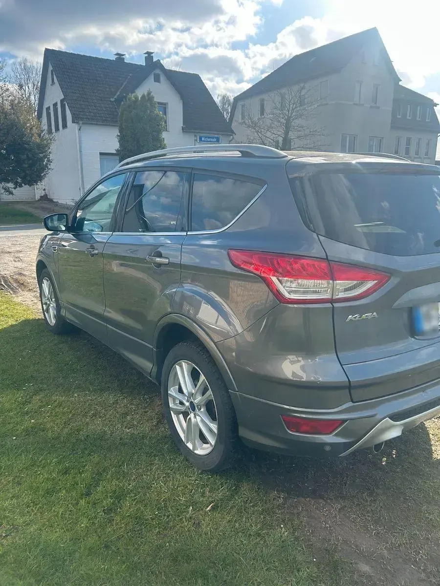 Gebraucht Ford Kuga Individual 163 PS (119 kW) 2014 Grau SUV