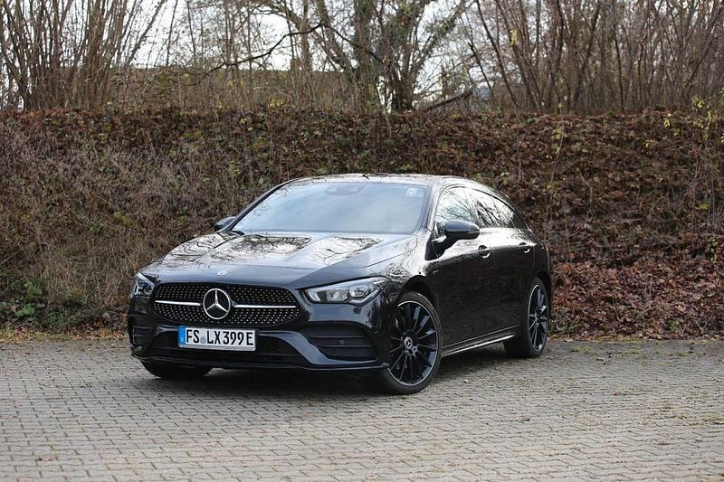 Schwarz Gebraucht 2020 Mercedes CLA250e Shooting Brake Kombi | 23.300 € (Guter Preis) - Bild 1/4