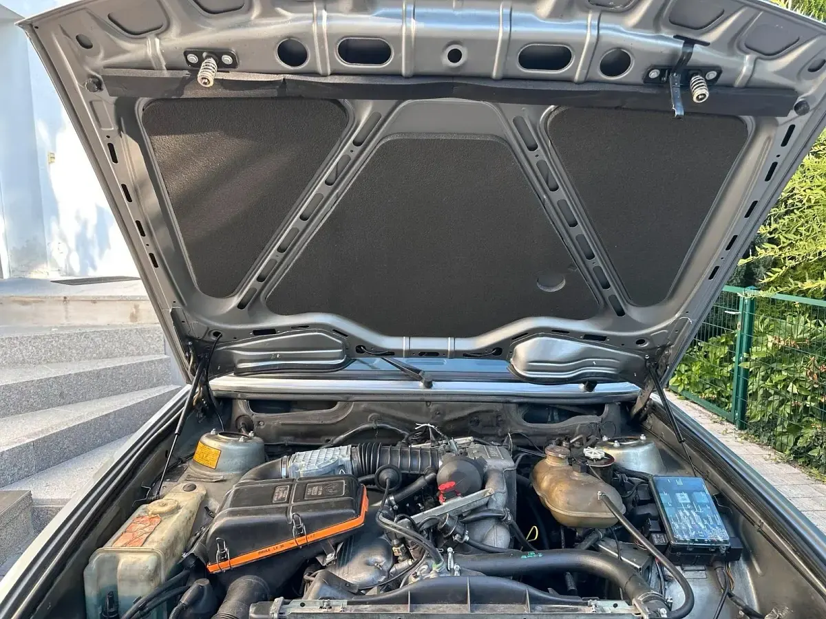 Gebraucht BMW 535 185 PS (136 kW) 1987 Silber Limousine