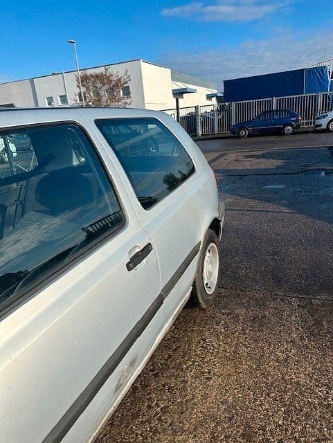 Gebraucht VW Golf 75 PS (55 kW) 1994 Silber Coupé