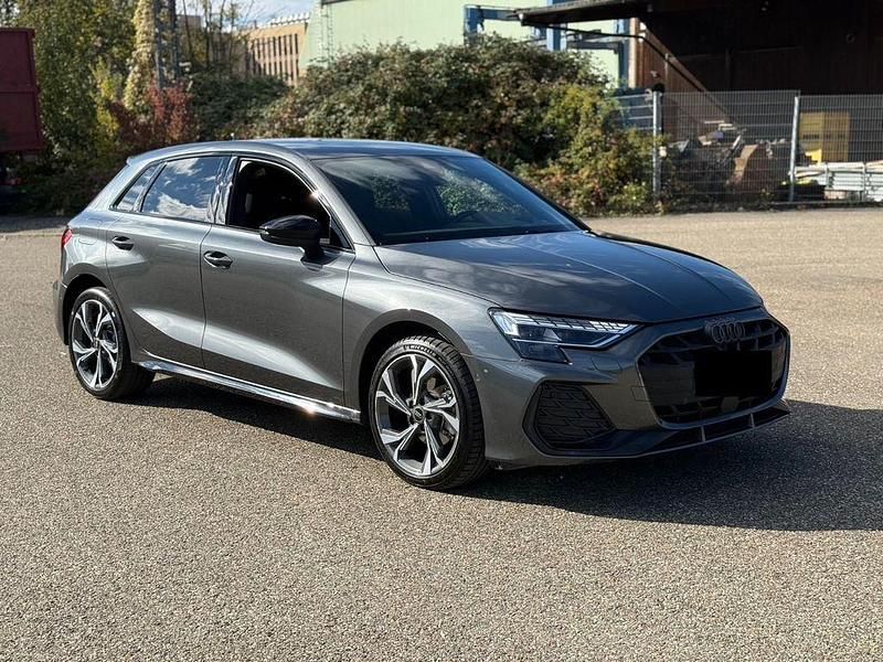 Grau Gebraucht 2024 Audi A3 S-line plus Limousine | 29.700 € (Guter Preis) - Bild 1/4