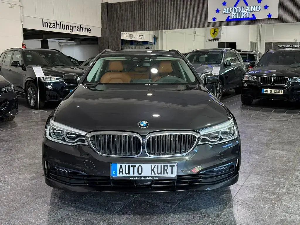 Gebraucht BMW 530 Sport Line 265 PS (194 kW) 2019 Grau Limousine