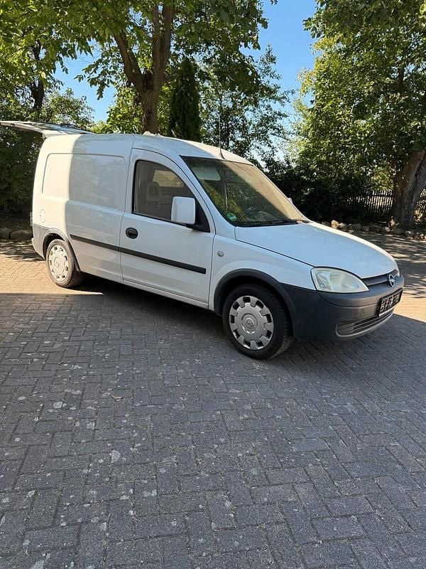 Weiß Gebraucht 2010 Opel Combo Van / Kleinbus | 2.000 € (Guter Preis) - Bild 1/4