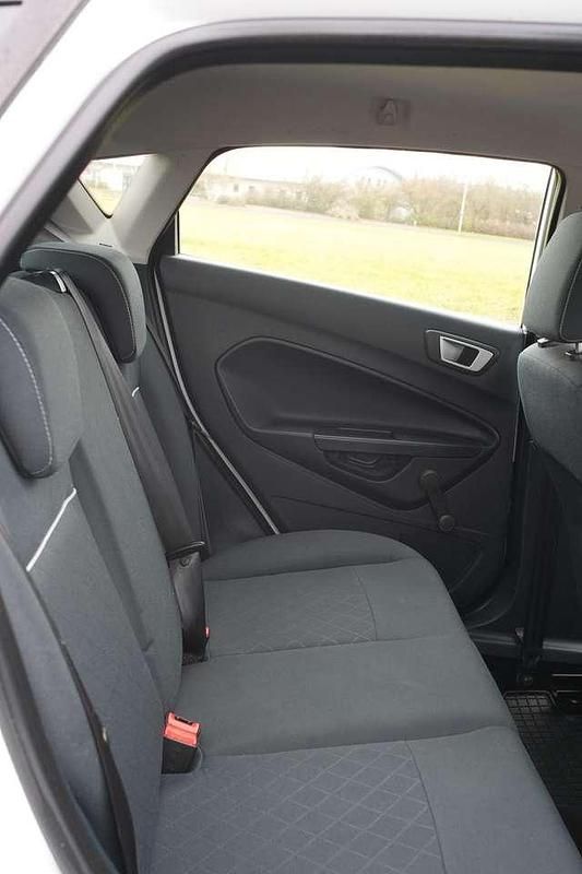 Gebraucht Ford Fiesta Champions Edition 60 PS (44 kW) 2012 Weiß Limousine