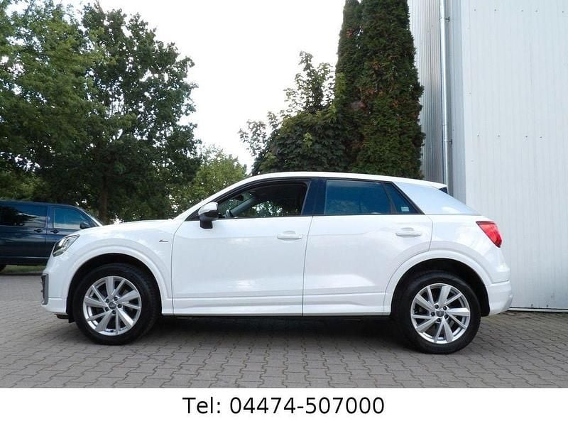 Weiß Gebraucht 2019 Audi Q2 Sport SUV | 18.990 € (Guter Preis) - Bild 1/4