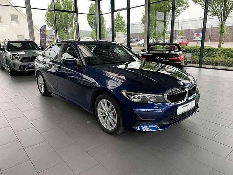 Używany BMW 330e Advantage 184 KM (135 kW) 2020 Niebieski Sedan/Limuzyna