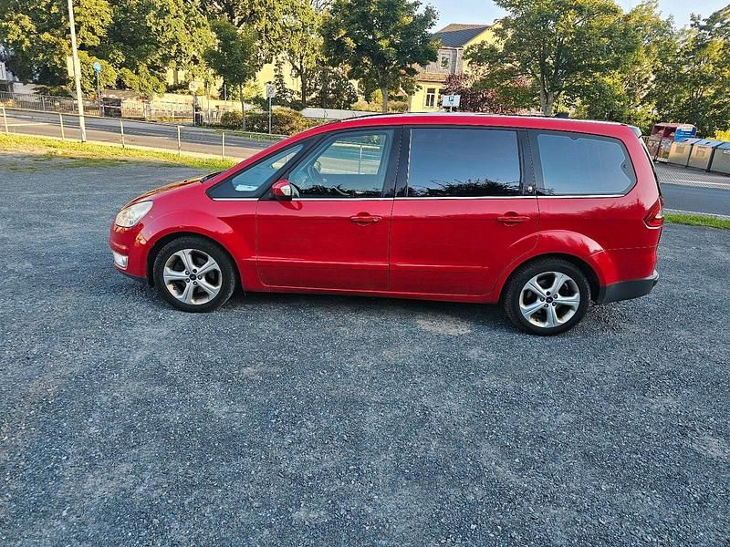 Rot Gebraucht 2007 Ford Galaxy Van / Kleinbus | 4.999 € (Etwas zu teuer) - Bild 1/4