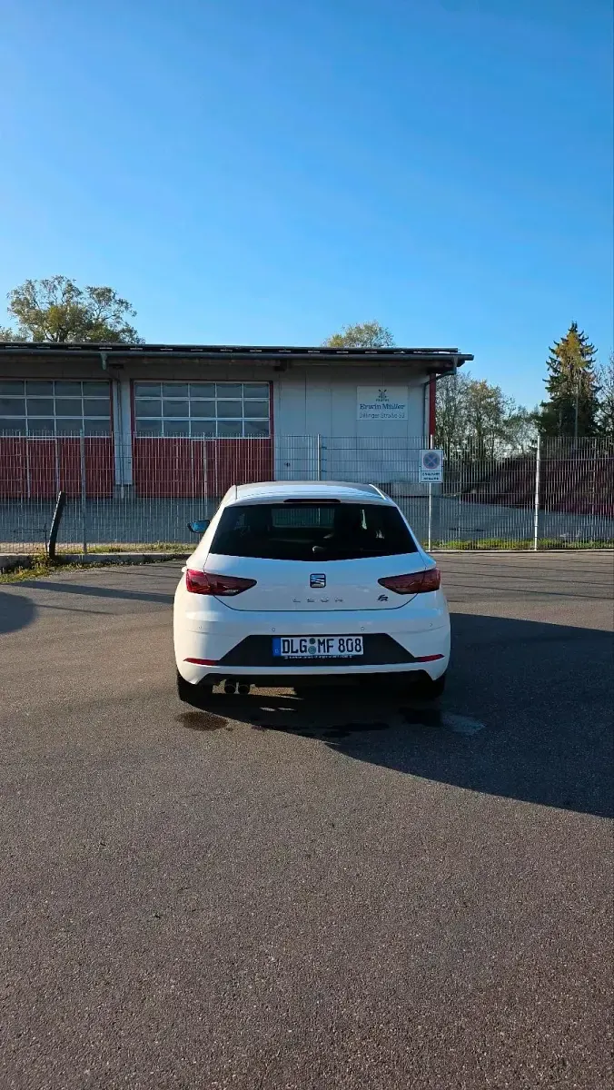 Używany Seat Leon FR 125 KM (91 kW) 2018 Biały Hatchback