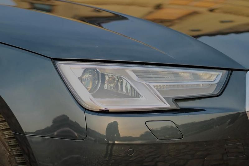 Gebraucht Audi A4 150 PS (110 kW) 2017 Grau Kombi