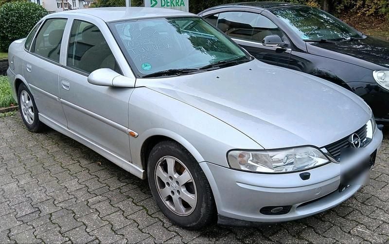 Silber Gebraucht 2001 Opel Vectra Limousine | 1.800 € (Guter Preis) - Bild 1/4