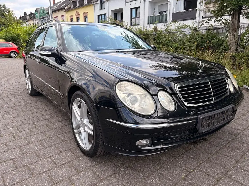 Gebraucht Mercedes E200 163 PS (119 kW) 2005 Schwarz Kombi