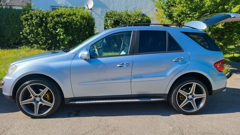Blau Gebraucht 2006 Mercedes ML320 SUV | 8.300 € (Fairer Preis) - Bild 1/4
