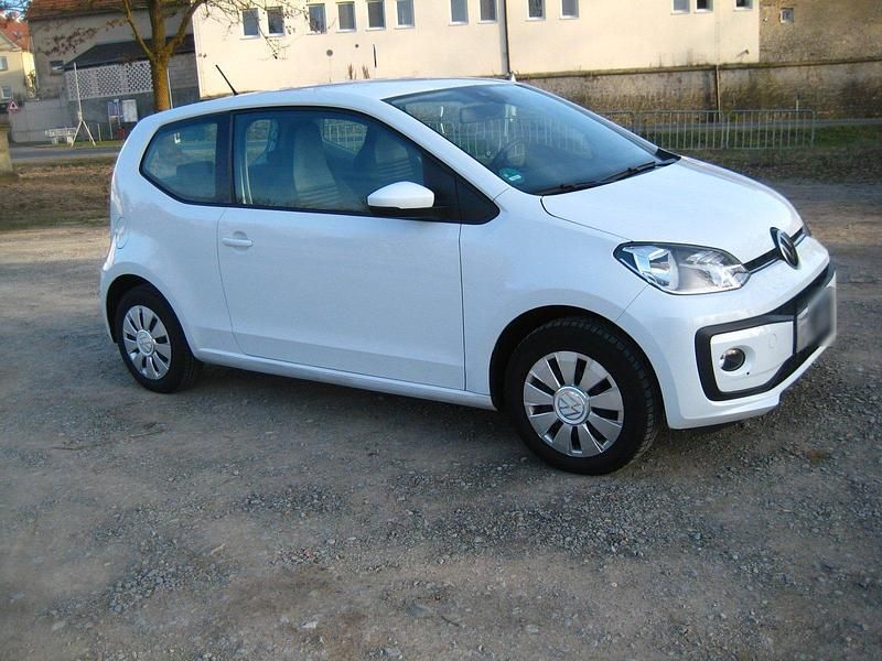 Second-hand VW up! 65 CP (47 kW) 2020 Alb Hatchback