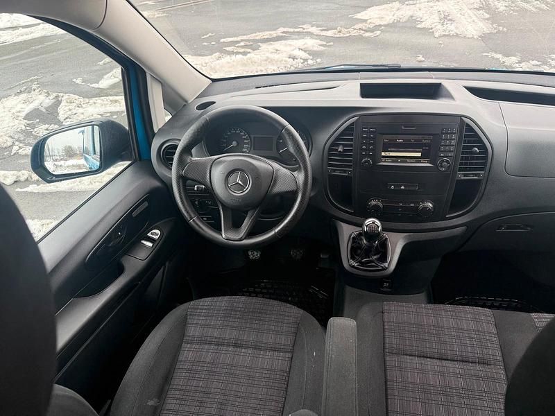 Gebraucht Mercedes Vito 163 PS (119 kW) 2017 Blau Van