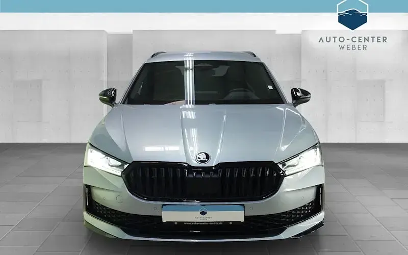 Neu Skoda Superb SportLine 150 PS (110 kW) 2025 Silber Kombi