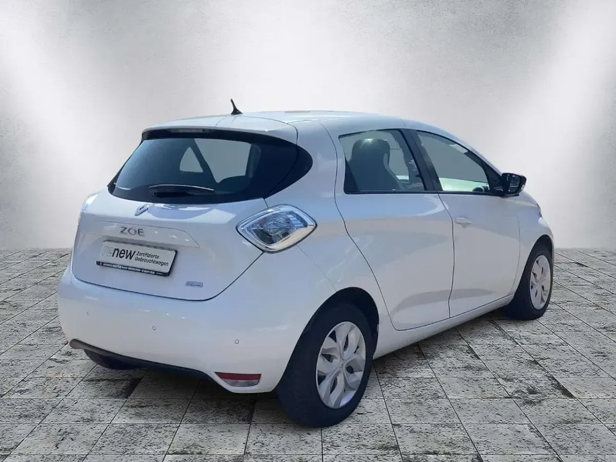 Gebraucht Renault Zoe Life 42 kW (58 PS) 2018 Arktisweiß Kleinwagen
