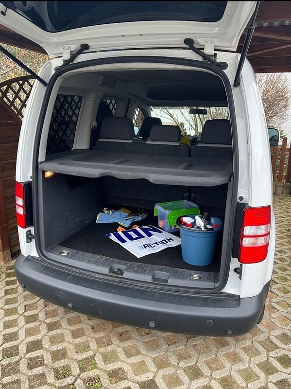 Używany VW Caddy Comfortline 109 KM (80 kW) 2011 Biały Minivan