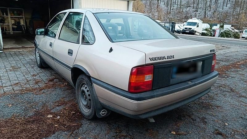 Gebraucht Opel Vectra 116 PS (85 kW) 1990 Beige Kleinwagen