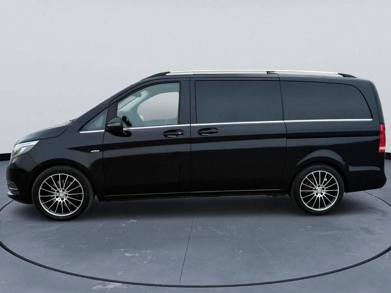 Gebraucht Mercedes V250 AMG line 190 PS (139 kW) 2017 Obsidianschwarz metallic Van / Kleinbus