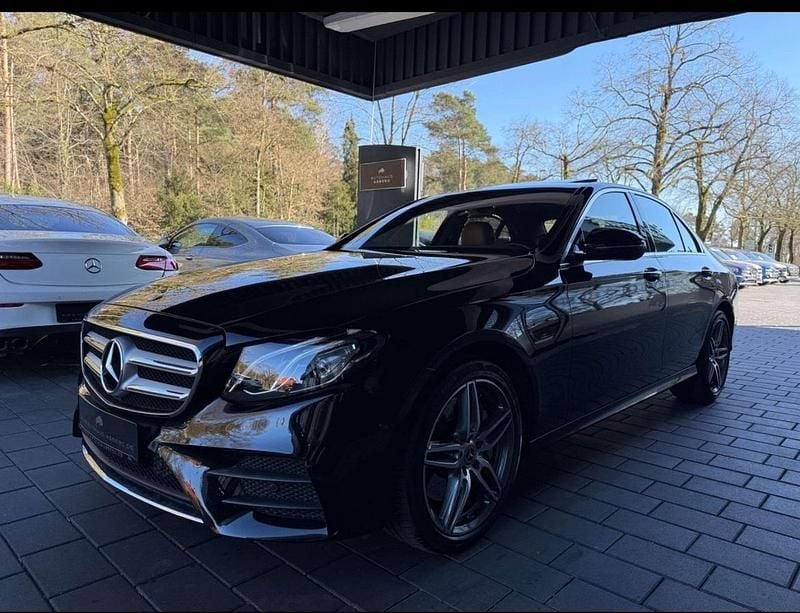 Schwarz Gebraucht 2018 Mercedes E300 AMG Limousine | 35.000 € (Fairer Preis) - Bild 1/4