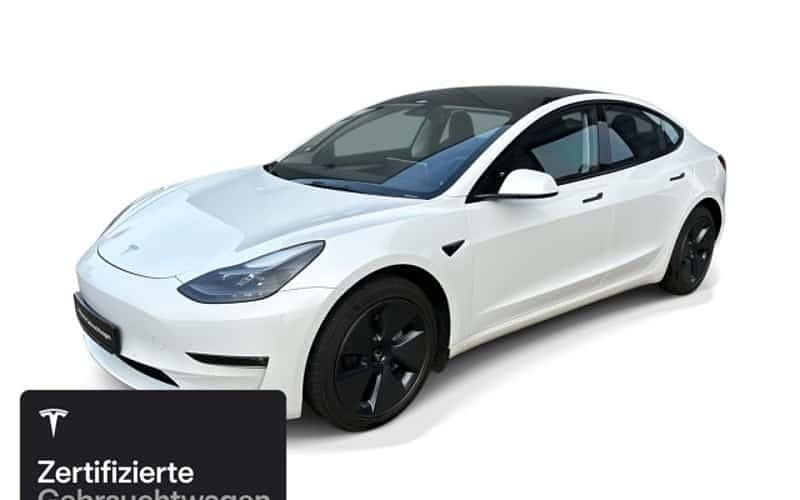 Weiß Gebraucht 2021 Tesla Model 3 Long Range RWD Limousine | 32.500 € (Teuer) - Bild 1/4