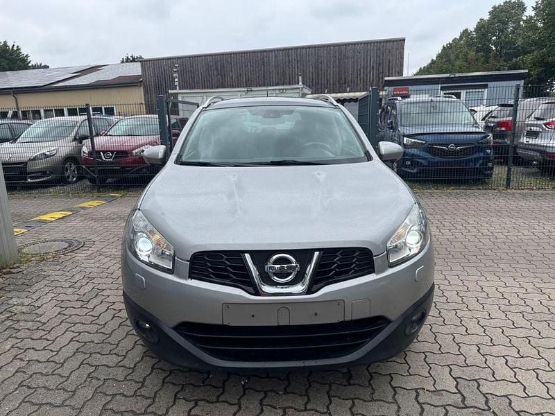 Silber Gebraucht 2012 Nissan Qashqai +2 Tekna SUV | 7.999 € (Fairer Preis) - Bild 1/4