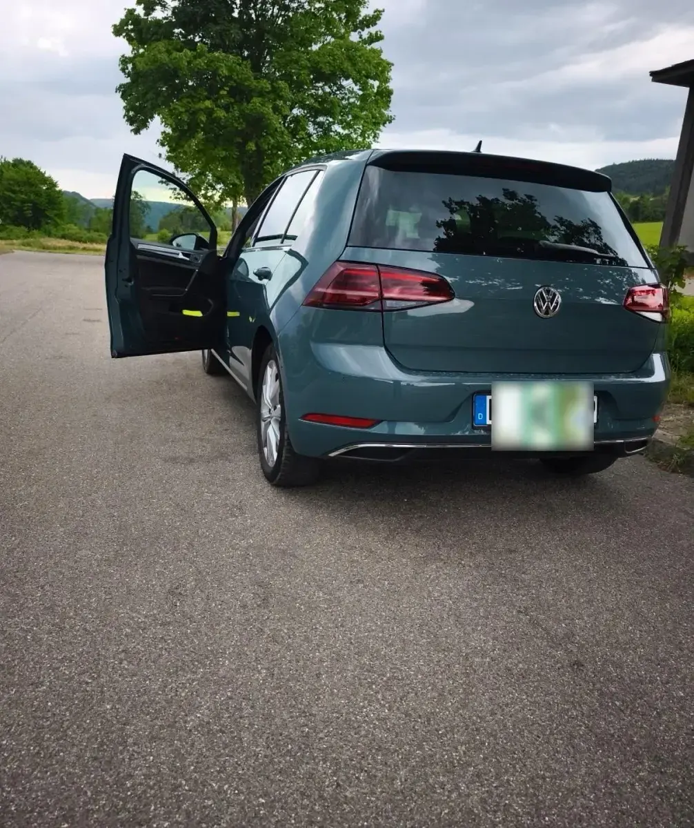 Gebraucht VW Golf VII IQ Drive 150 PS (110 kW) 2019 Grau Kleinwagen