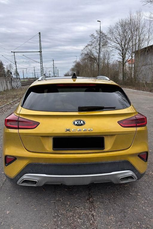 Gebraucht Kia XCeed Launch Edition 140 PS (102 kW) 2019 Gelb SUV