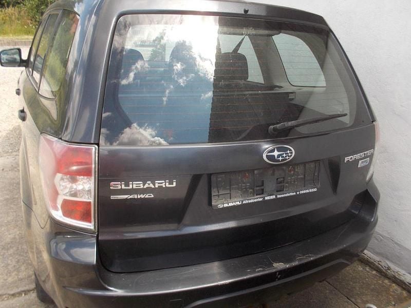 Gebraucht Subaru Forester Active 147 PS (108 kW) 2012 Grau SUV