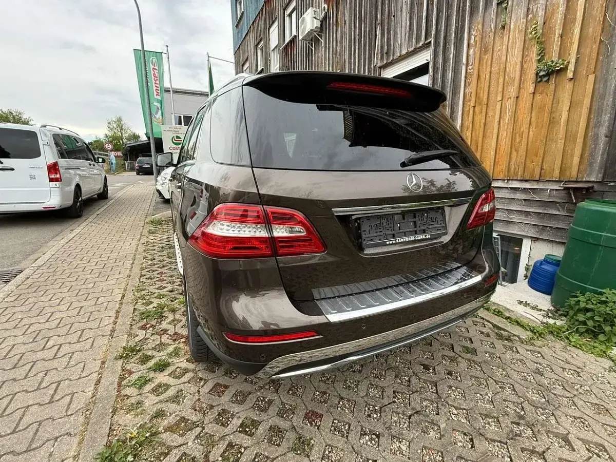 Używany Mercedes ML350 258 KM (189 kW) 2015 Brązowy SUV