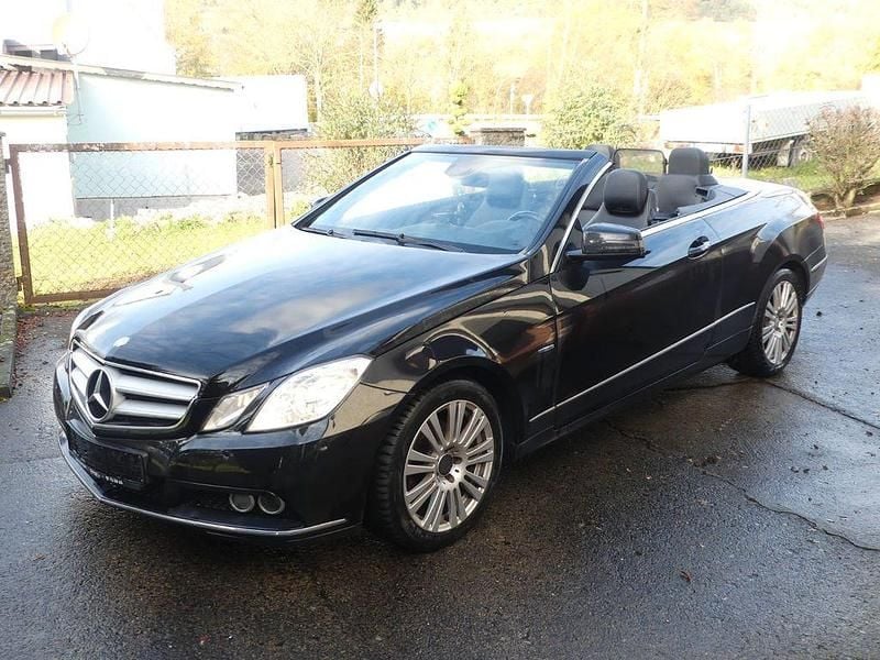 Schwarz Gebraucht 2011 Mercedes E220 Cabrio | 12.999 € (Fairer Preis) - Bild 1/4