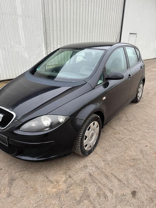 Gebraucht Seat Altea 105 PS (77 kW) 2008 Schwarz Kleinwagen