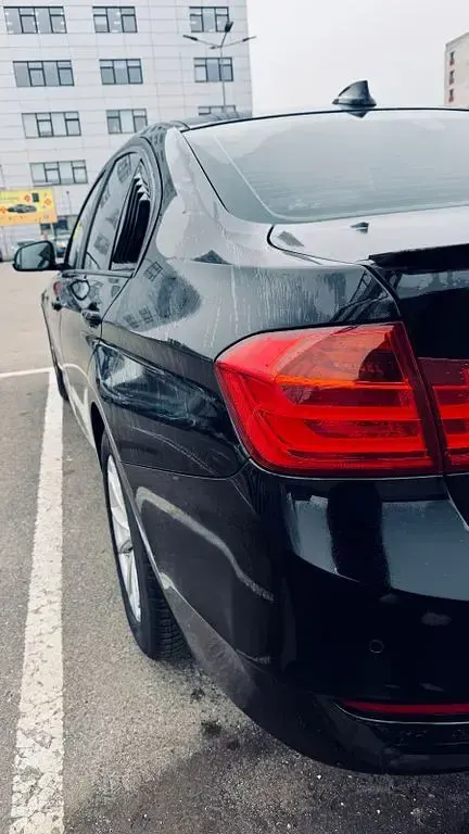 Gebraucht BMW 320 184 PS (135 kW) 2014 Schwarz Limousine