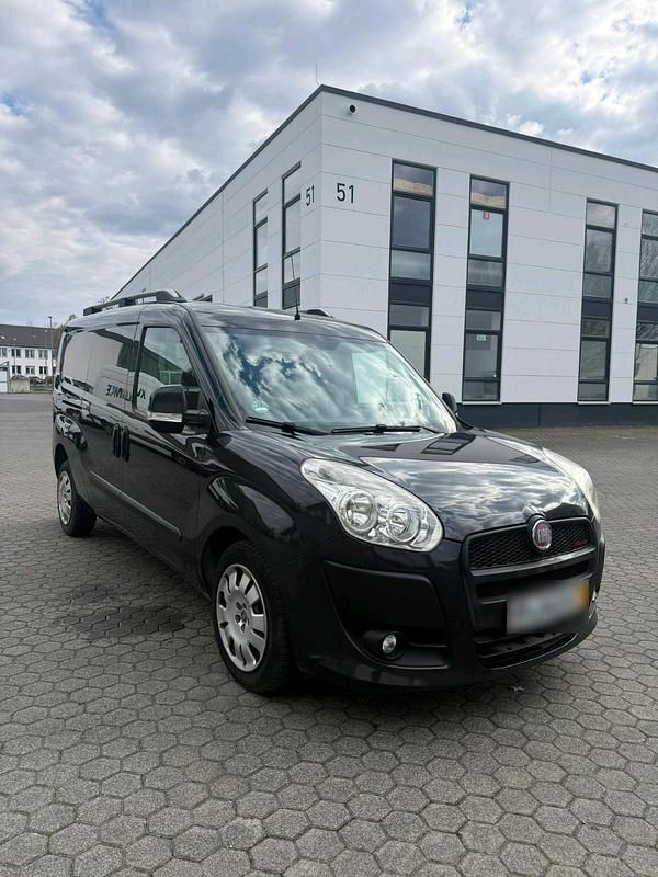 Gebraucht Fiat Doblò 135 PS (99 kW) 2012 Schwarz Van / Kleinbus