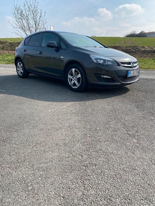 Gebraucht Opel Astra 140 PS (102 kW) 2013 Grau Kleinwagen